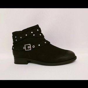 Vionic Lona ankle boots with stud details.